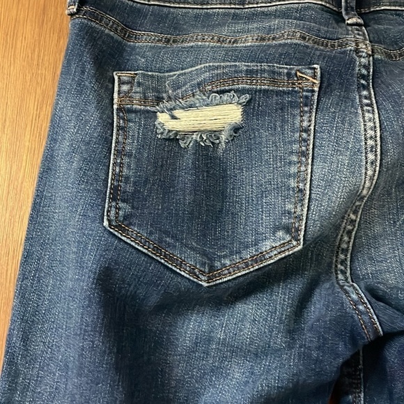 Express size 6 dark wash destress mid-rise jegging
jeans - Picture 9 of 14